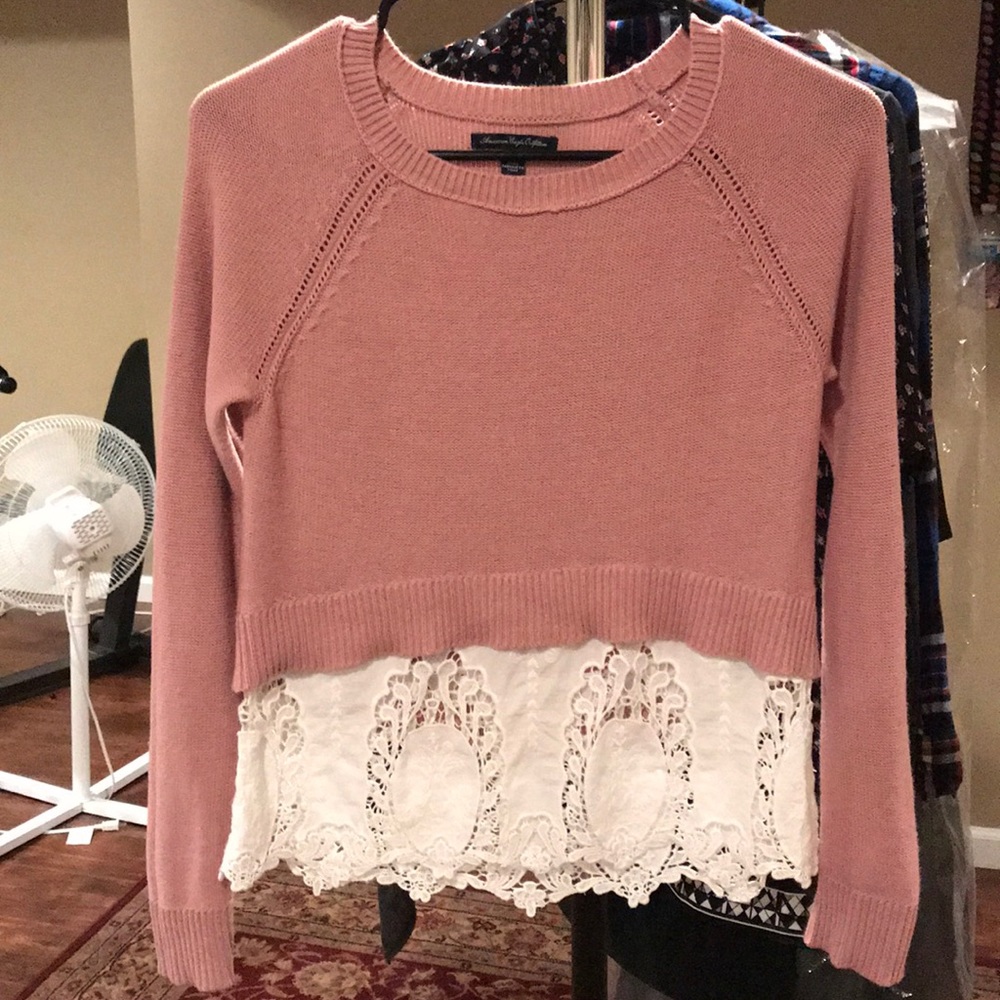 American Eagle mauve sweater with whit lace bottom
